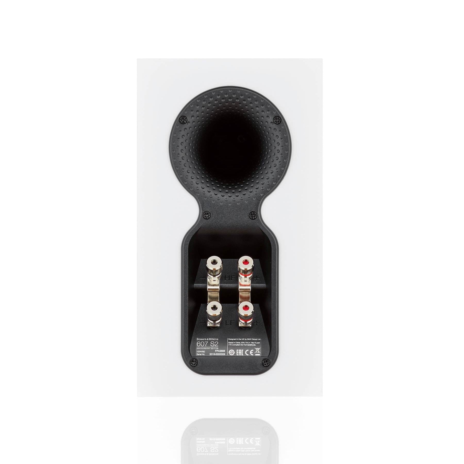 مكبرات صوت على رف الكتب من Bowers & Wilkins 607 S2 Anniversary Edition (تُباع في زوج)